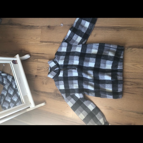 Andree by unit black and white plaid zip pullover - Picture 4 of 4